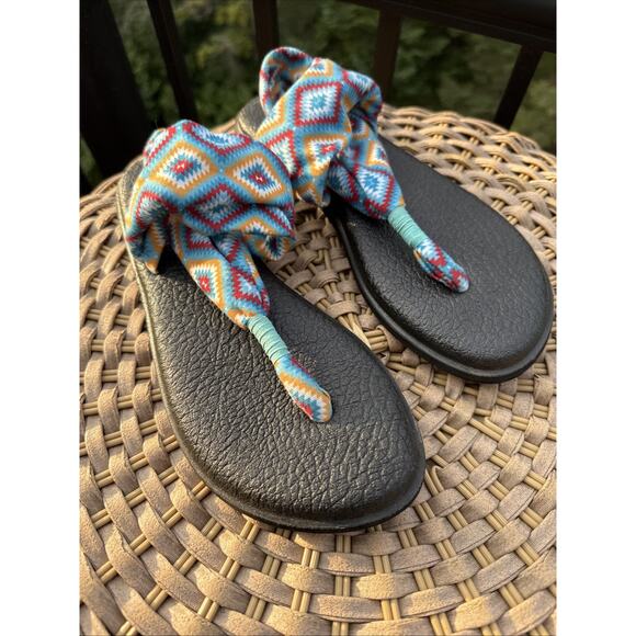 Sanuk Sandals Strappy Size US 7 UK 5 EU 38 Blue Red Southwest Design Yoga Beach - Picture 4 of 14